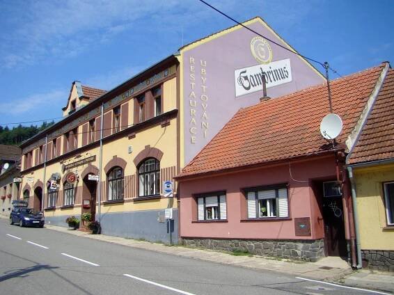 Fotogalerie • Račice-Pístovice, Račice (Zastávka autobusu) • Mapy.com