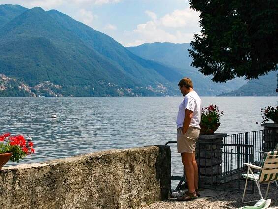 A Hearing Aid Goes to the Bottom of Lake Como | Village & Vine