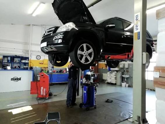 Výměna oleje v automatické převodovce - MADOIL Autoservis Břeclav
