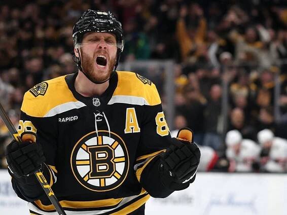 David Pastrňák: Plat a kariéra v Boston Bruins
