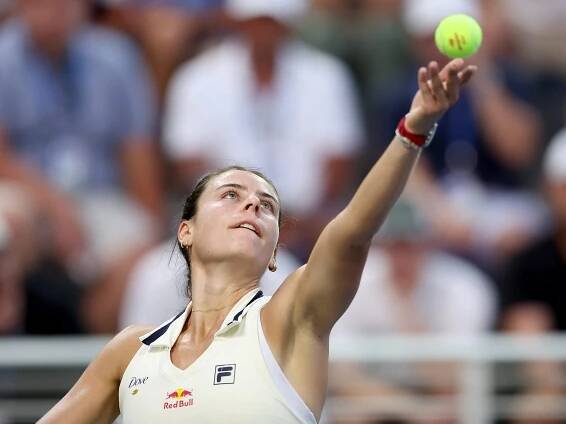 Emma Navarro served against Anna Blinkova during round one of the US Open.