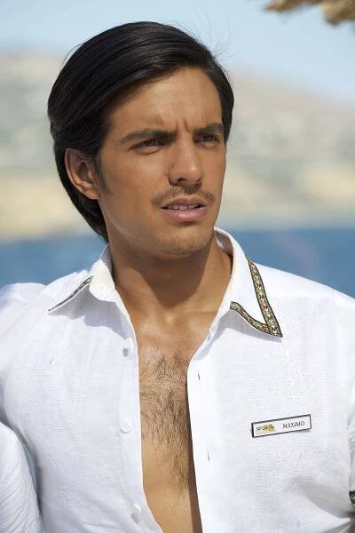 Vadhir Derbez