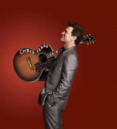 Chris Isaak, „Roy Orbison 90. let“, vystoupí v červnu v Praze