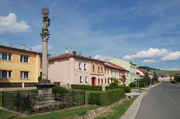 Soubor:Tvarožná (okres Kežmarok), centrum.jpg