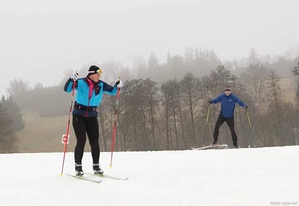FOTO: Kam na běžky? Třeba do Vejsplach. Okolí tratě ale zimu moc nepřipomíná