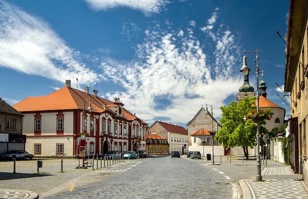 File:Stará Boleslav náměstí Sv. Václava.jpg