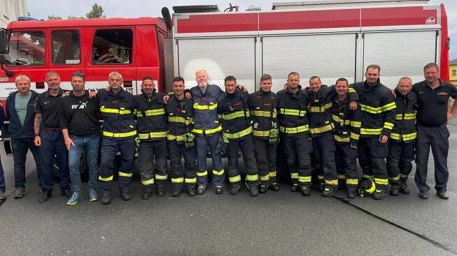 Vladislav Melka z Tachova po 33 letech v hasičské uniformě přesedlal do sanitky