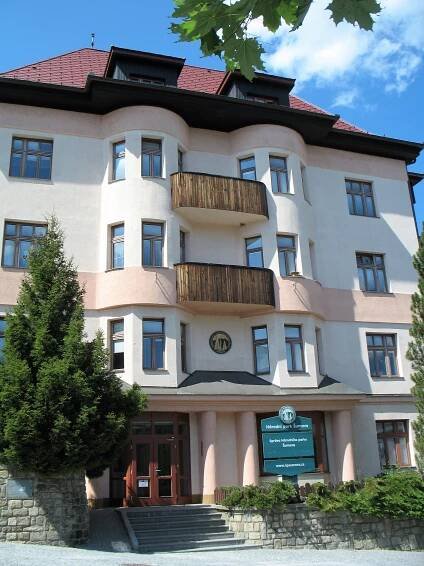 Soubor:Správa NP Šumava (1).jpg – Wikipedie