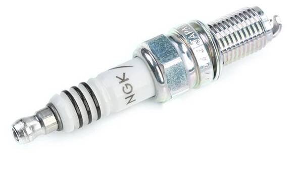 NGK 6546 Zapalovací svíčka