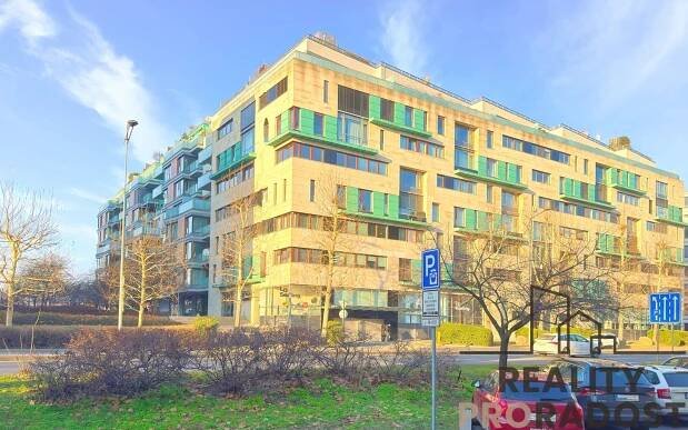 3+kk, Rohanské nábřeží, Praha, 117 m²