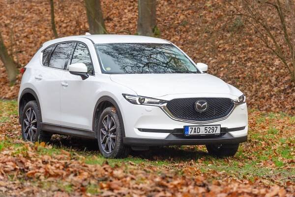 Mazda CX-5 je prý SUV nadšeného řidiče. Jenže platí to i pro diesel se čtyřkolkou a automatem?