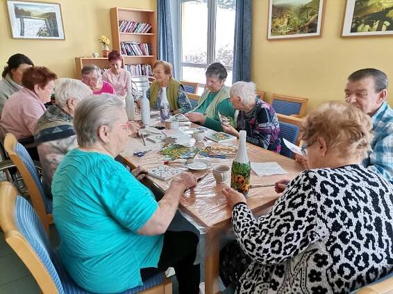 V Rumburku se při tvořivých dílnách potkali lidé napříč společností - Nadace Via