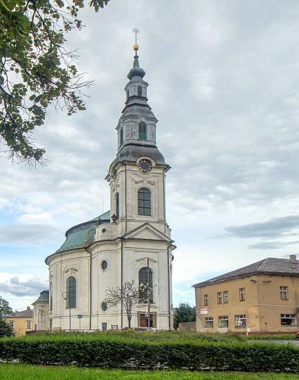 Soubor:Nový Bor kostel 2.jpg