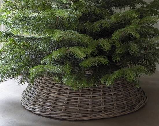 rattan-christmas-tree-basket-willow-lifestyle