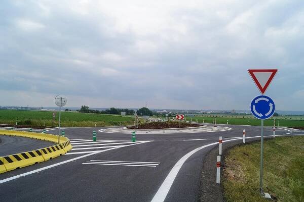 Za rok hotovo. Křižovatku u Medlešic po deseti letech kompletně dokončí
