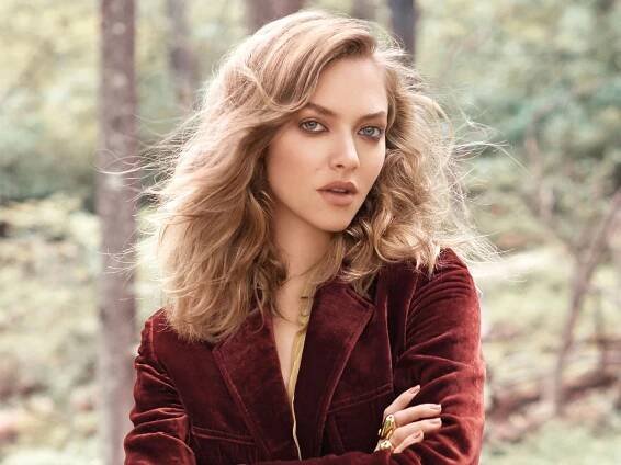 Amanda Seyfried Talks Hormonal Acne, Shoulder-Length Hair, and Braces