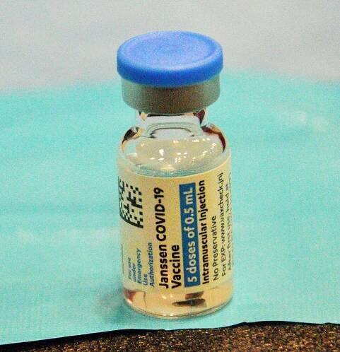 Soubor:Johnson & Johnson COVID-19 vaccine developed by Janssen.jpg – Wikipedie