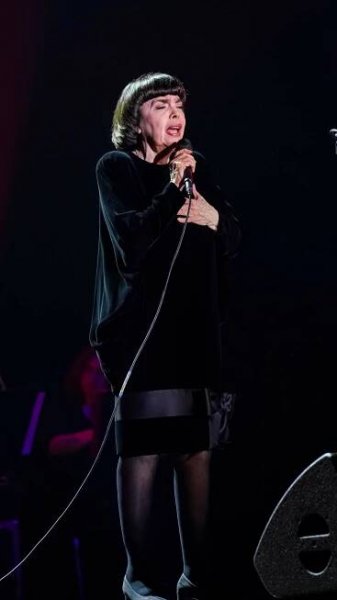 Podrobný fotoreport z koncertu Mireille Mathieu v pražském Kongresovém centru - Spycross