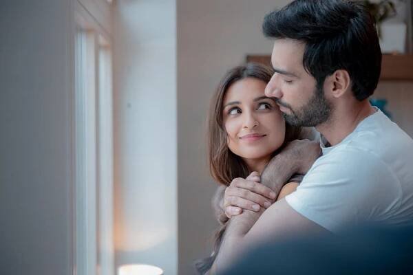 Parineeti Chopra, Avinash Tiwary - Dívka ve vlaku - Z filmu