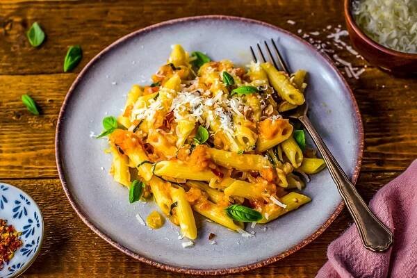 Penne-All-Arrabbiata-Italské-národní-jídlo-By-Travel-S-Helper