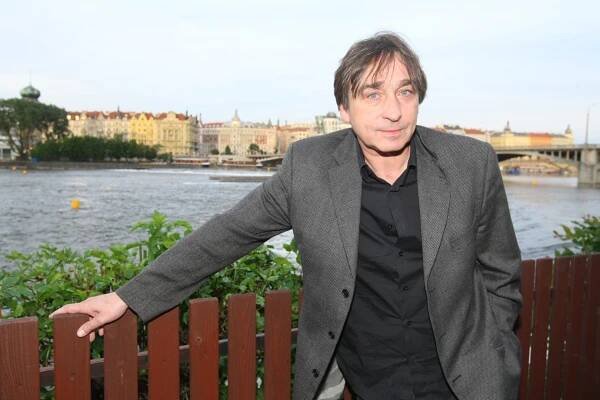 Ondřej Pavelka patří mezi charismatické herce. 