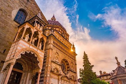 Kostele baziliky Santa Maria Maggiore v Bergamo, Citta Alta, Itálie — Stock obrázek