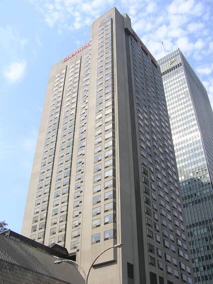 Le Centre Sheraton Hotel