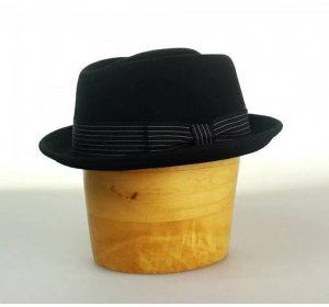 Pánský vlněný klobouk s malou krempou