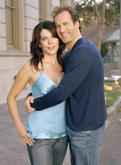 Lauren Graham as Lorelai Gilmore, Scott Patterson as Luke Danes in Gilmore Girls