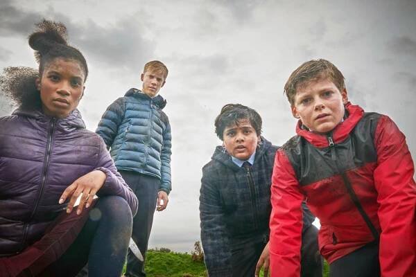 THE KID WHO WOULD BE KING, FROM LEFT: RHIANNA DORRIS, TOM TAYLOR, DEAN CHAUMOO, LOUIS ASHBOURNE SERKIS, 2019. PH: KERRY BROWN//TM & COPYRIGHT © TWENTIETH CENTURY FOX FILM CORP. ALL RIGHTS RESERVED.