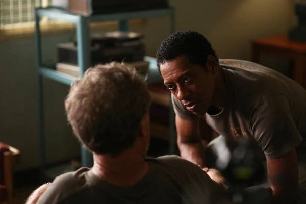 Ospalá díra - A propast ho pohltí... - Z filmu - Orlando Jones