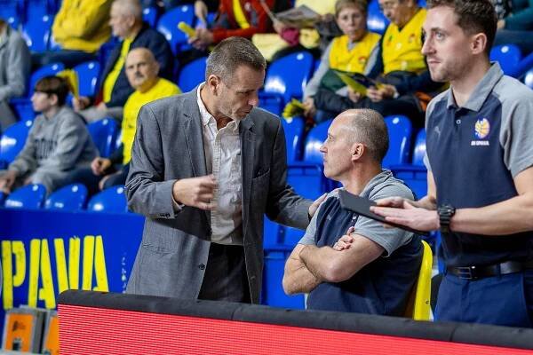 VIDEO: Nesmíme pustit Brno do rychlého basketu, řekl opavský asistent David Zach