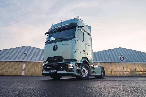 Mercedes-Benz | Daimler Truck