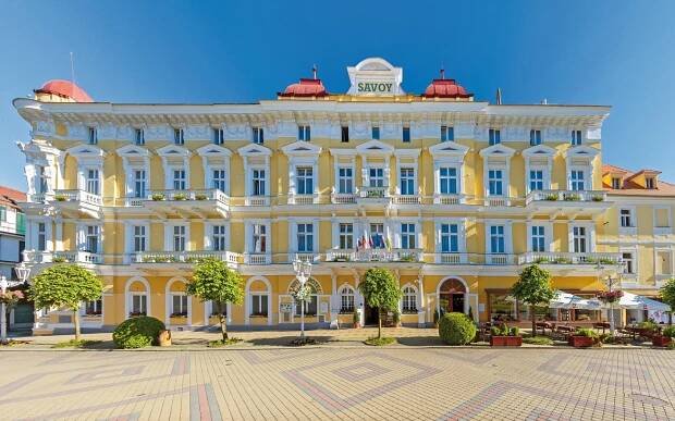 Františkovy Lázně ve Spa Hotelu Savoy **** s polopenzí, thajskou masáží, bazénem a saunou + hudební večery