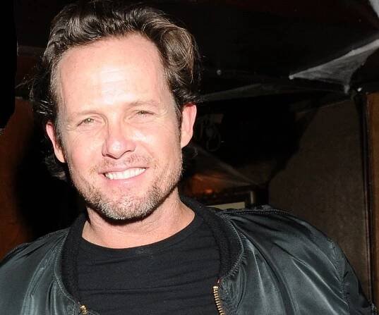 Dean Winters Biography - Facts, Childhood, Family Life & Achievements
