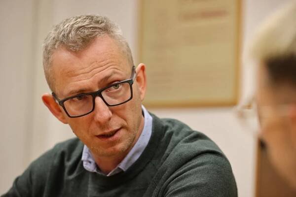 Ze znásilnění nařčený poslanec Navrátil pro Blesk: Budu se bránit, masér chodil i před Sněmovnu