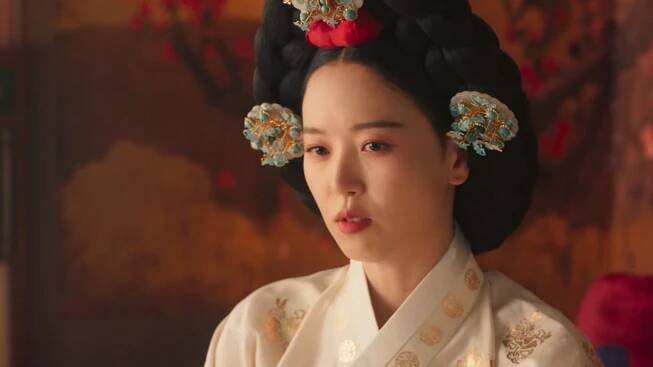Bon Appetit Your Majesty Episode 5 Review: Secrets and Schemes 3