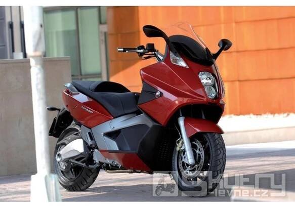 Gilera GP 800 | Skutry.cz