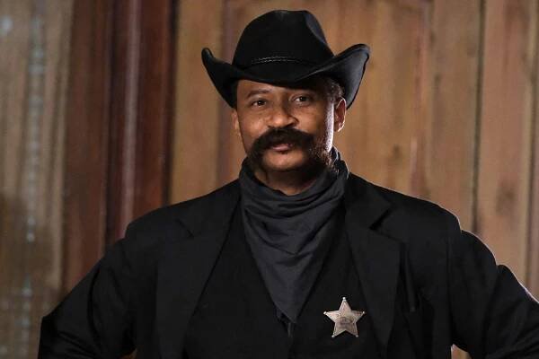 'Legends of Tomorrow' reveals new looks at 'Arrow' alum David Ramsey as Bass Reeves