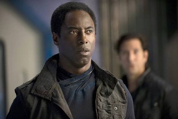 Prvních 100 - Earth Skills - Z filmu - Isaiah Washington