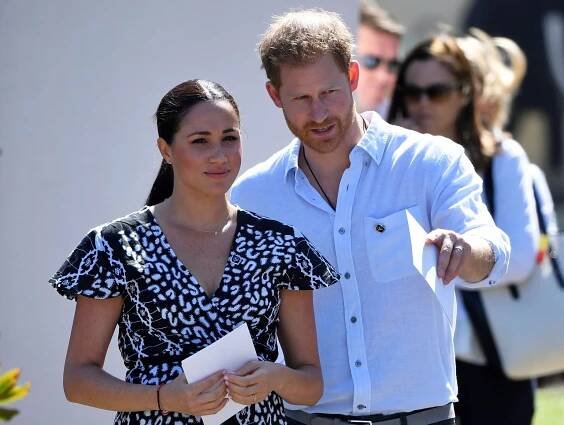 Odchod Harryho a Meghan nemá v dějinách britské monarchie obdoby, píše tisk