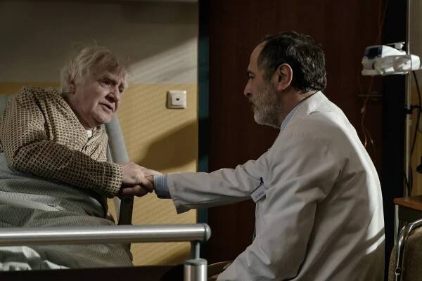 Holger Franke, Merab Ninidze - Doktor Ballouz - Z filmu