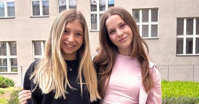 Lola a Nina radí módní trendy na léto: pofrčí máslová žlutá a tepláky do školy nepatří