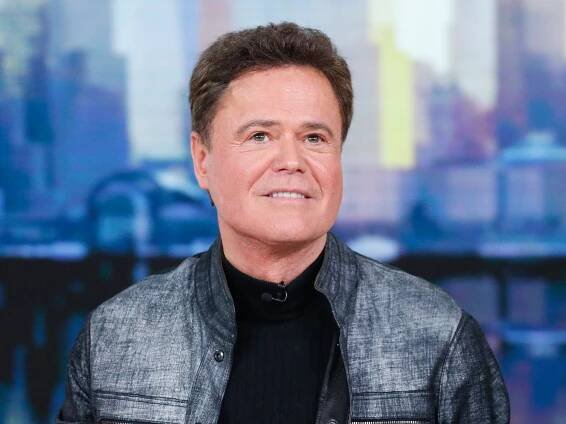WATCH: Donny Osmond serenades doctors through his own surgery