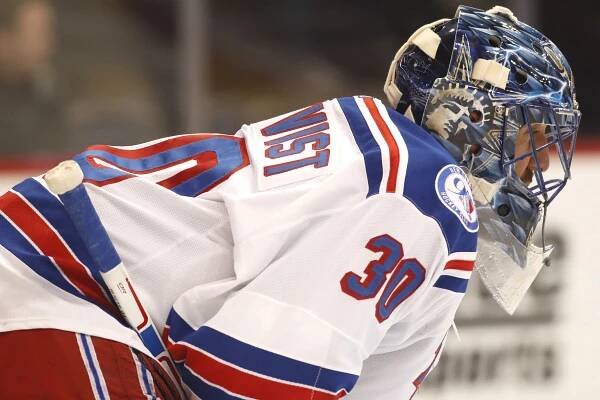 Henrik Lundqvist passes boyhood idol in record books
