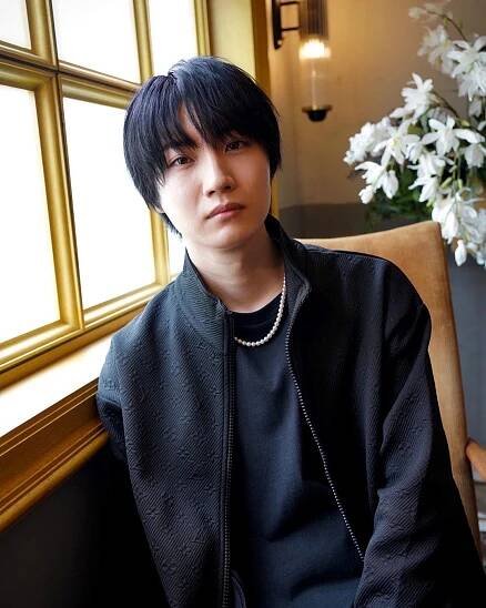 Sakurada Dori neřeší konkurenci a když nemusí do práce, nesundá pyžamo a zůstane celý den v posteli - Asianstyle