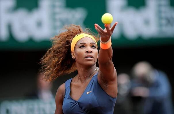 Serena Williams Cruises on Opening Day of French Open