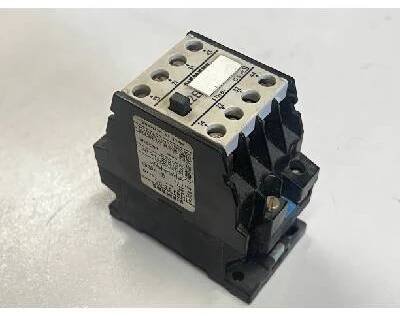 Stykač - Řídící relé - SIEMENS 3TH80 110V /220V 16A Varianta: 3TH80 22-0A 220V AC