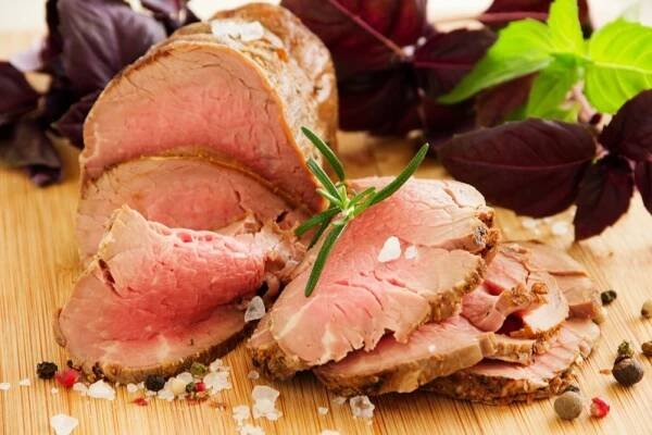 Roastbeef podle známého šéfkuchaře Zdeňka Pohlreicha: Prozradíme vám, jak dosáhnout pověstné šťavnatosti