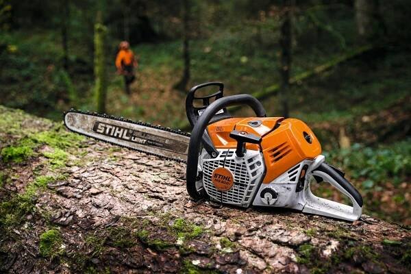 Chainsaw Tips for Safe & Efficient Use